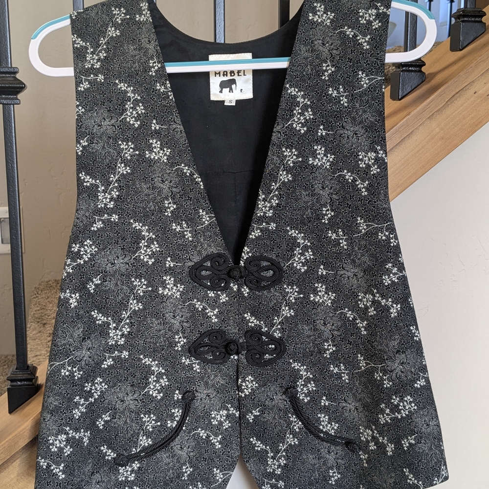 Black and White Vest, Max & Mable, Size m